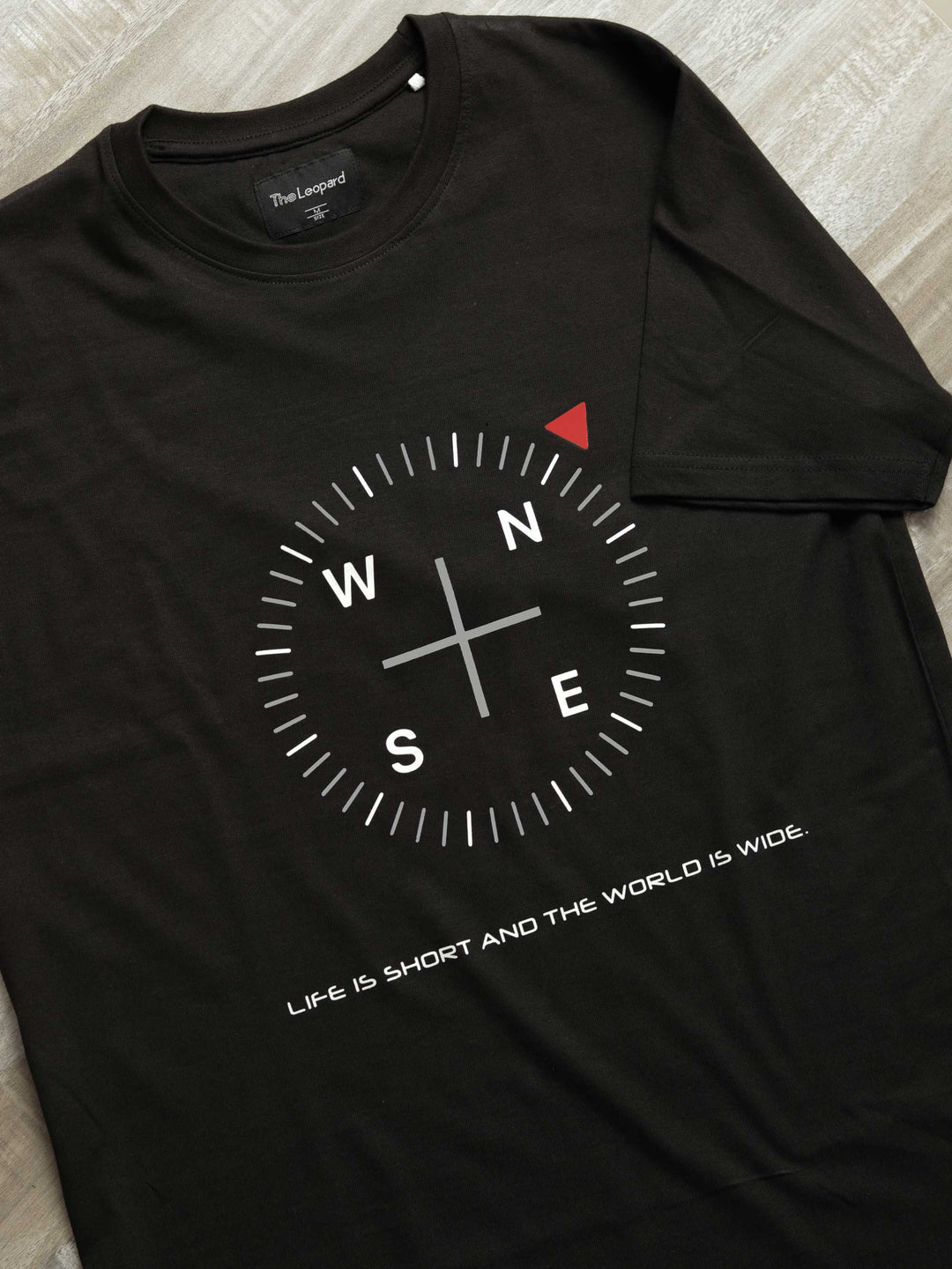 compass-life-is-short-and-the-world-is-wide-printed-t-shirt-sold-through-online-by-the-leopard-for-bike-or-motorcycle-and-car-enthusiasts-who-loves-to-ride-in-india