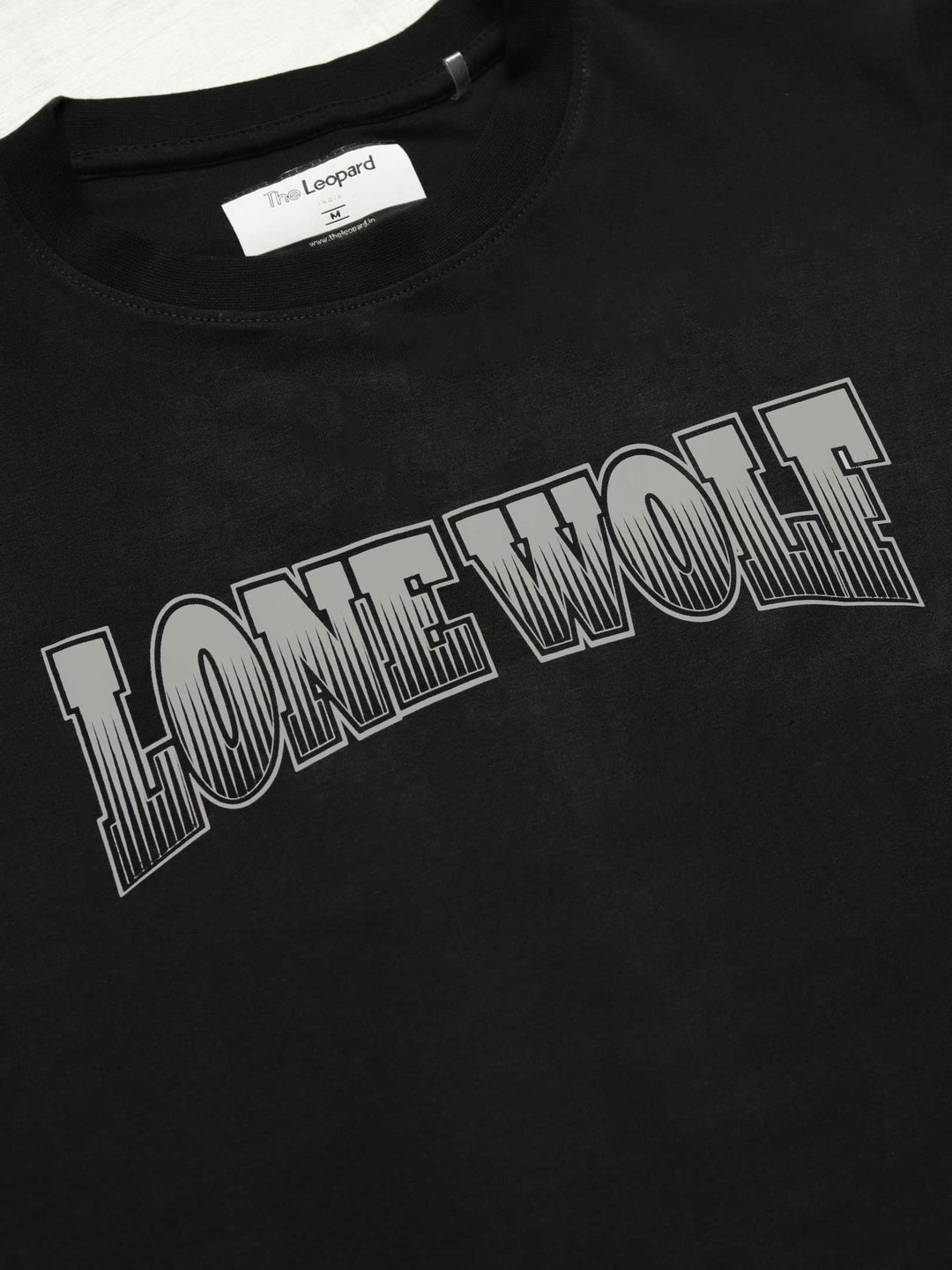 lone-wolf-printed-t-shirt-sold-through-online-by-the-leopard-for-bike-or-motorcycle-and-car-enthusiasts-who-love-to-ride-in-india